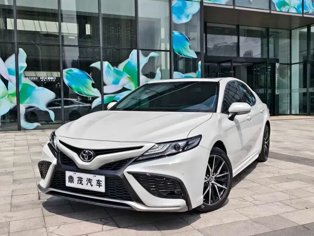 Фотография автомобиля — Toyota Camry