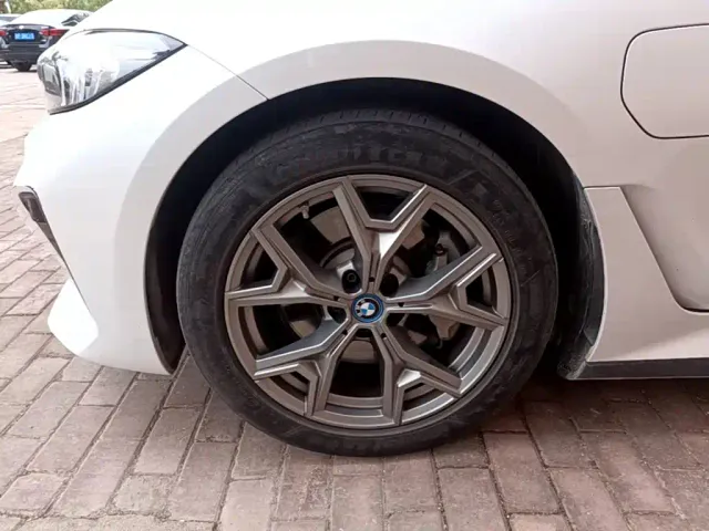 BMW i3 — Фото автомобиля 22