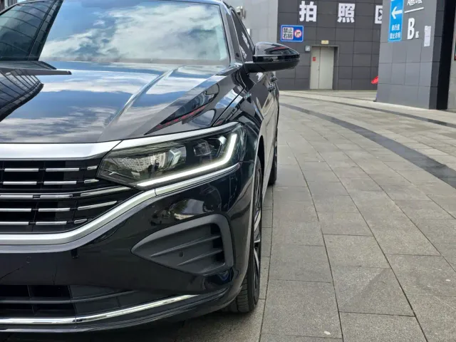 Volkswagen Passat — Фото автомобиля 7
