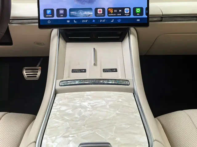 Luxeed S7 — Фото автомобиля 11