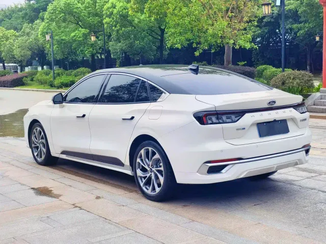 Ford Mondeo — Фото автомобиля 4