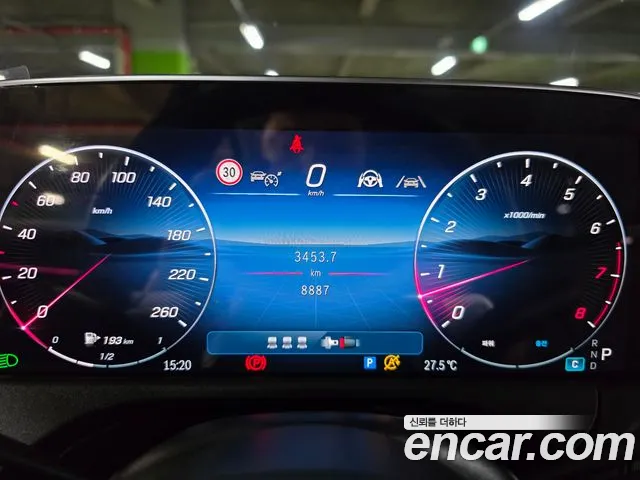 Mercedes-Benz E-Class — Фото автомобиля 8