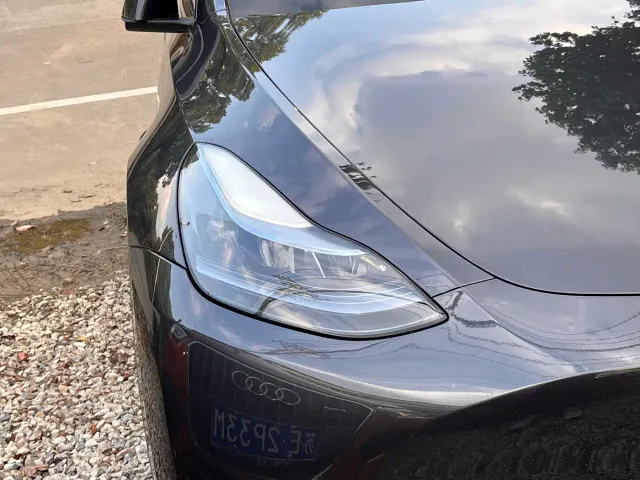 Tesla Model Y — Фото автомобиля 14