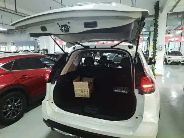 Nissan X-Trail — Фото автомобиля 18