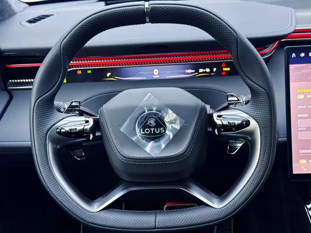 Lotus Eletre — Фото автомобиля 16