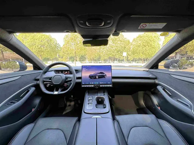 Xiaomi SU7 — Фото автомобиля 14