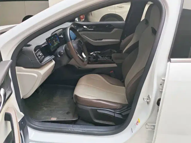 BYD Qin PLUS — Фото автомобиля 9