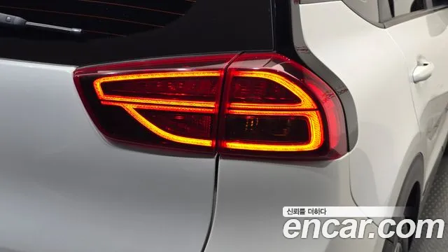 Kia Niro — Фото автомобиля 8