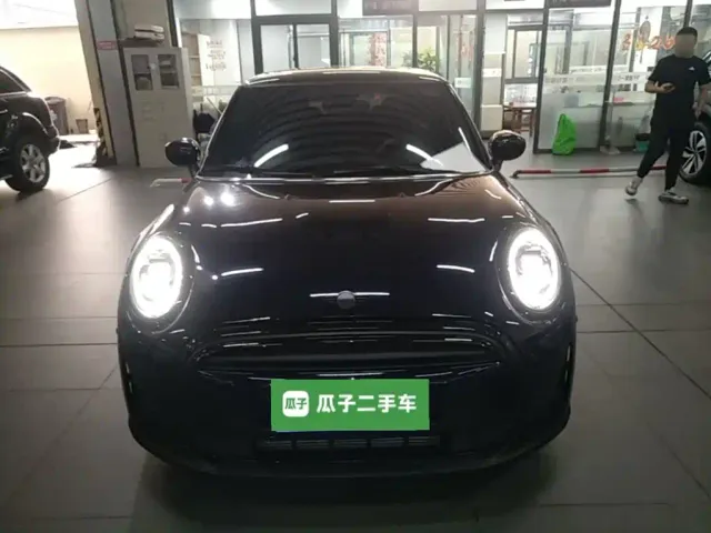 MINI Hatch — Фото автомобиля 2