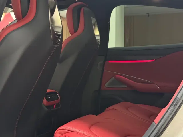 Xiaomi SU7 — Фото автомобиля 10