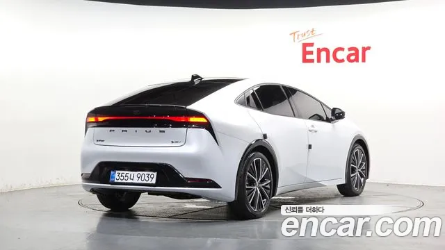Toyota Prius — Фото автомобиля 2