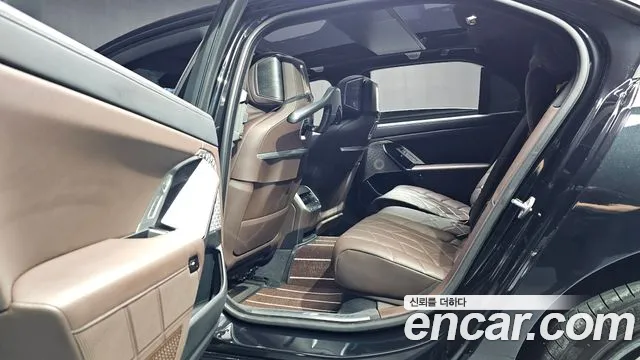 BMW 7 Series — Фото автомобиля 18