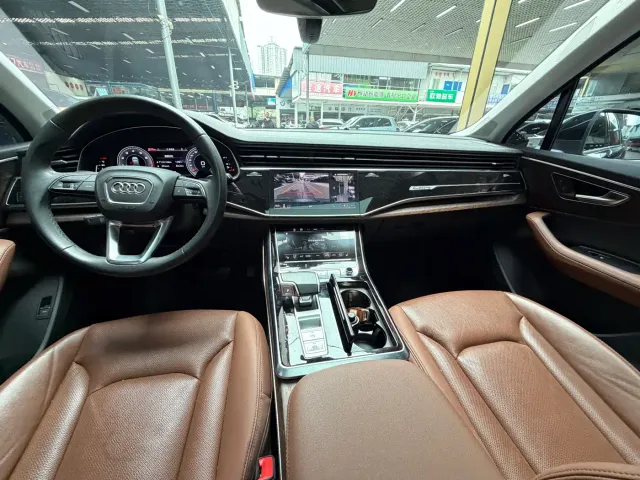 Audi Q7 — Фото автомобиля 17