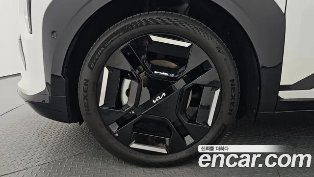 Kia EV3 Long Range 2WD — Фото автомобиля 5