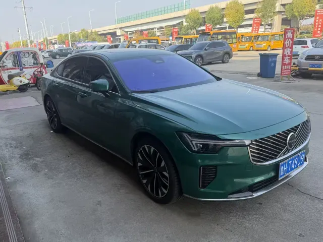 Volvo S90 — Фото автомобиля 2