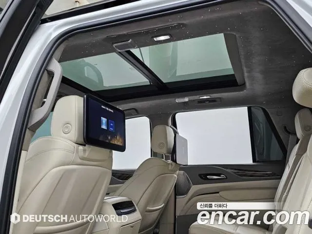 Cadillac Escalade — Фото автомобиля 18