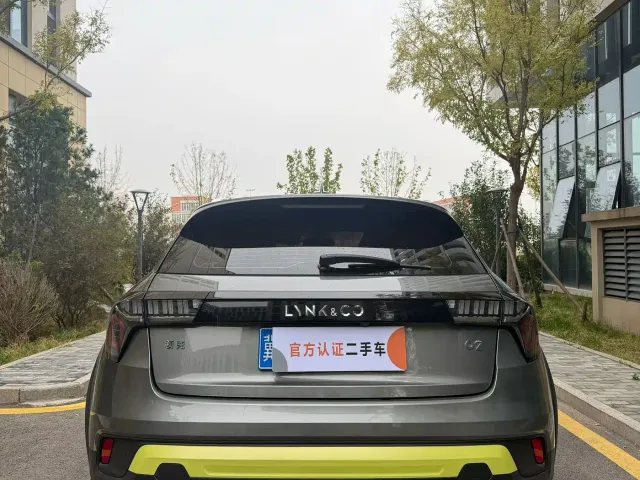Lynk & Co 02 — Фото автомобиля 8