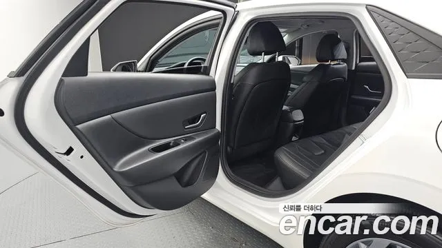 Hyundai Avante CN7 — Фото автомобиля 12