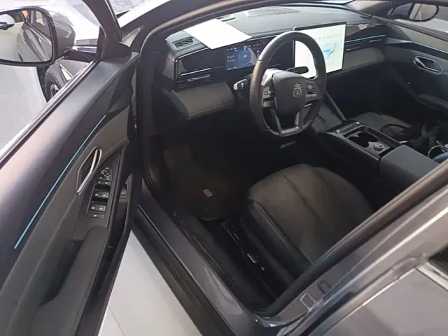 BYD Qin L — Фото автомобиля 15