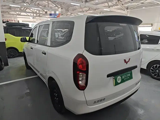 Wuling Hongguang — Фото автомобиля 4