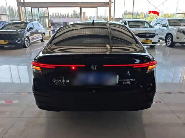 Honda Accord — Фото автомобиля 5