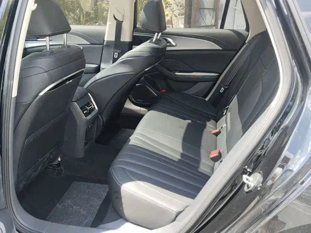 Hongqi H5 — Фото автомобиля 13