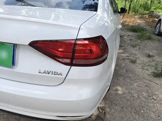 Volkswagen Lavida — Фото автомобиля 7