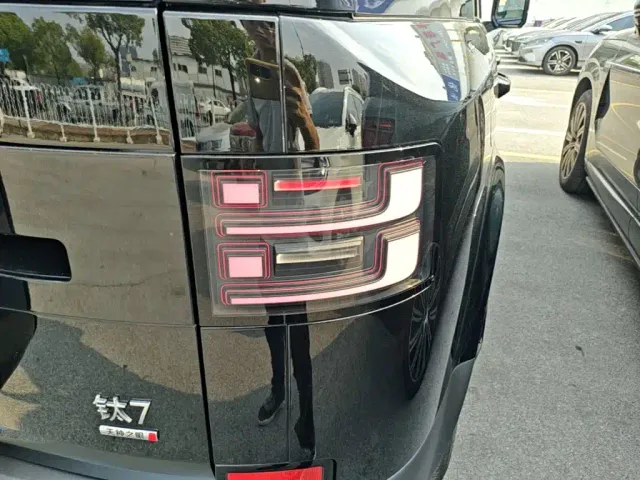BYD FangChengBao Titanium 7 — Фото автомобиля 7