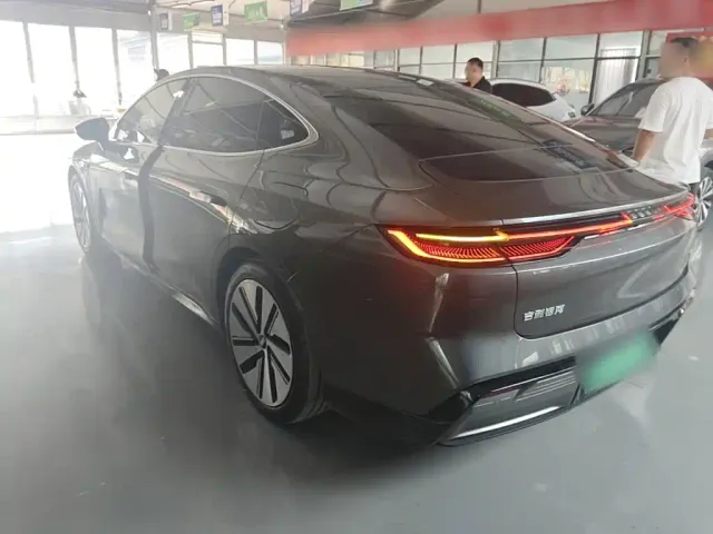 Geely Galaxy E8 — Фото автомобиля 4