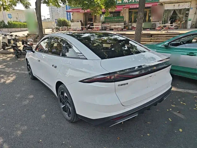 Geely Galaxy L6 — Фото автомобиля 4