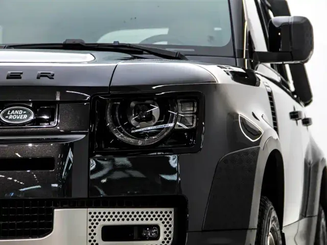 Land Rover Defender — Фото автомобиля 10
