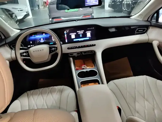 Roewe D7 — Фото автомобиля 9