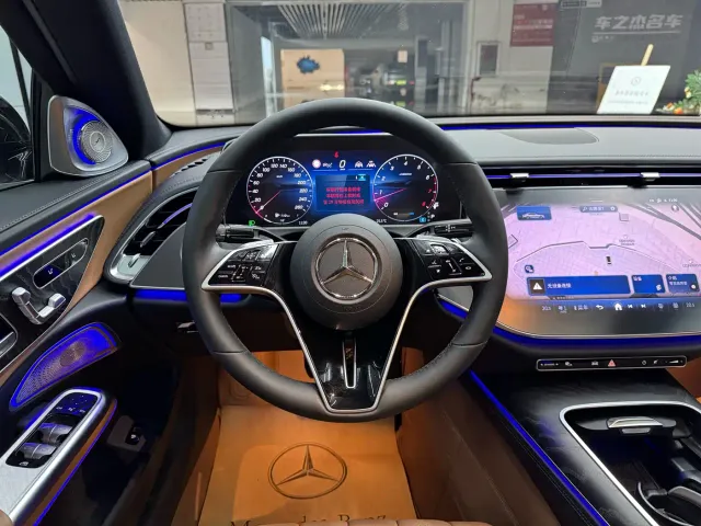 Mercedes-Benz E-Class — Фото автомобиля 7