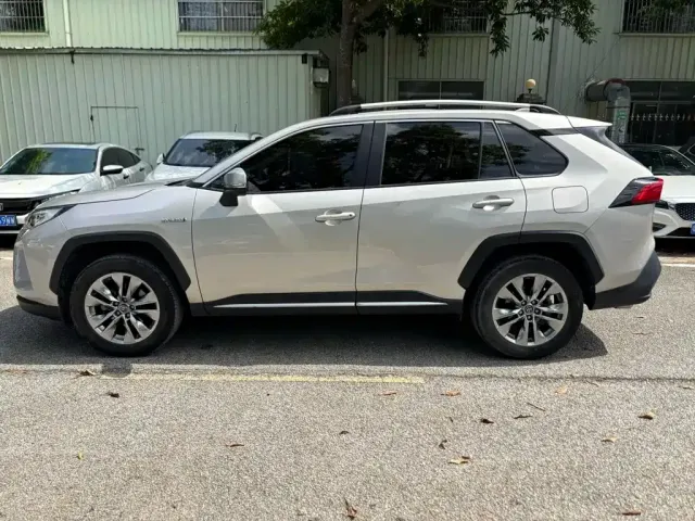 Toyota Wildlander — Фото автомобиля 7