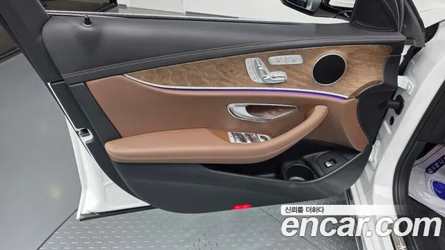 Mercedes-Benz E-Class W213 — Фото автомобиля 24