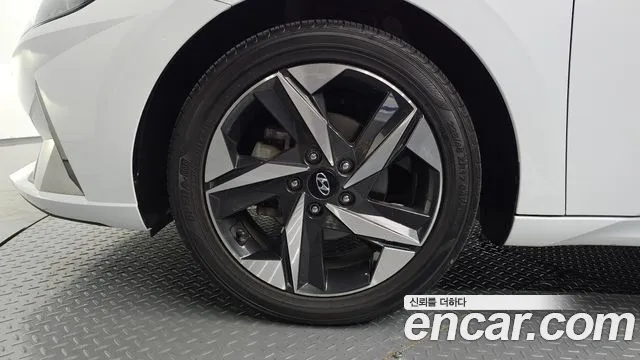 Hyundai Avante CN7 — Фото автомобиля 5