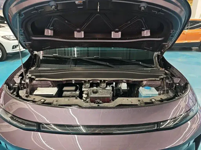 Leapmotor B10 — Фото автомобиля 19