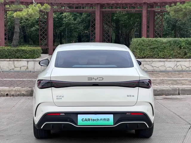 BYD Seal 06 — Фото автомобиля 10