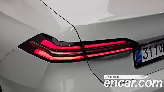 BMW 5 Series — Фото автомобиля 8