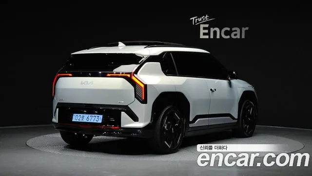 Kia EV3 — Фото автомобиля 2
