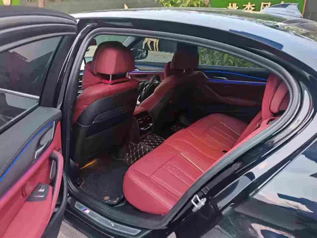 BMW 5 Series — Фото автомобиля 3