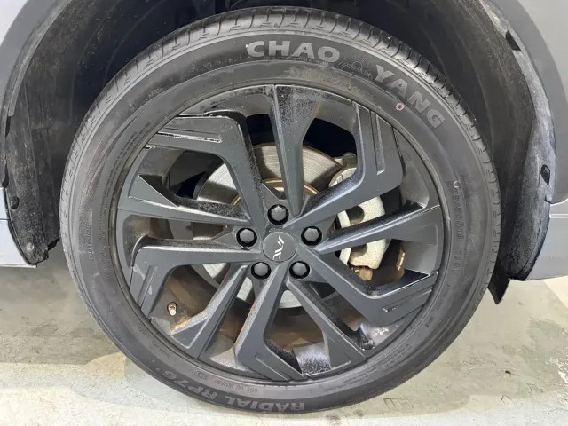 JAC Motors JAC QX PHEV — Фото автомобиля 16