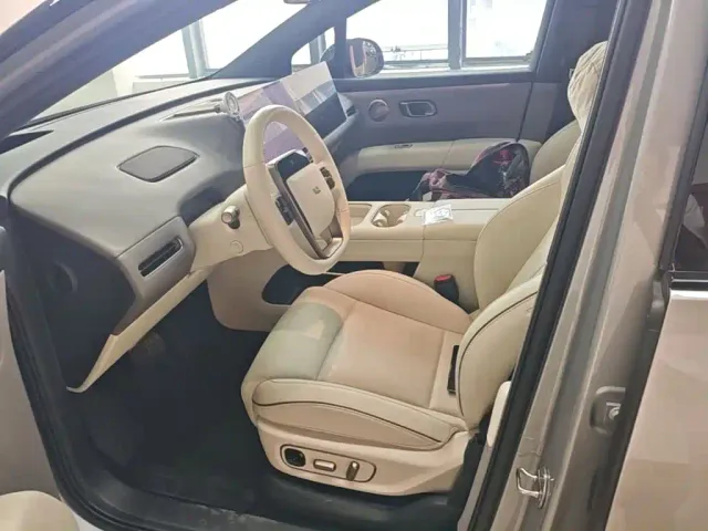 Li Auto i6 — Фото автомобиля 14