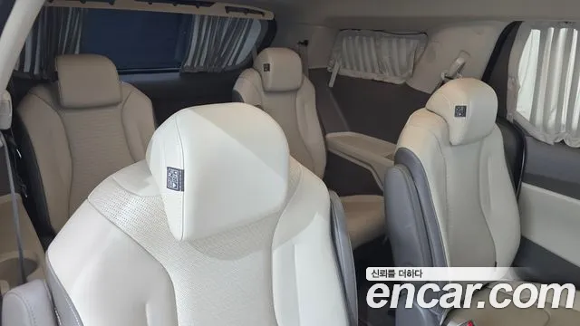 Kia Carnival Generation 4 — Фото автомобиля 17