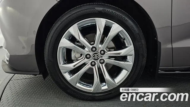 Toyota Sienna — Фото автомобиля 4