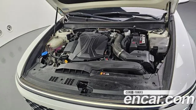 Hyundai Grandeur GN7 — Фото автомобиля 6