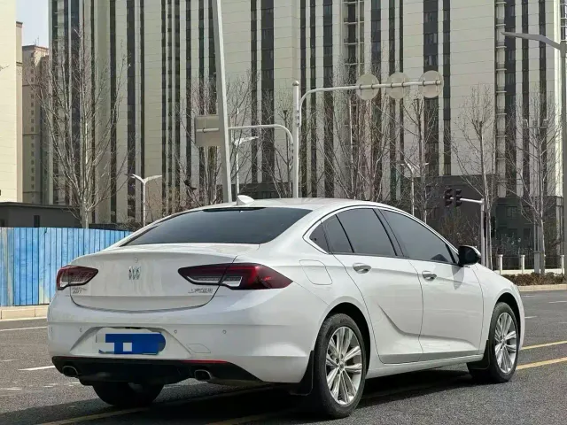 Buick Regal — Фото автомобиля 9