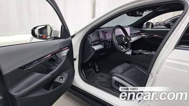 BMW 5-Series 5 серия (G60) 530i xDrive M Sport — Фото автомобиля 10