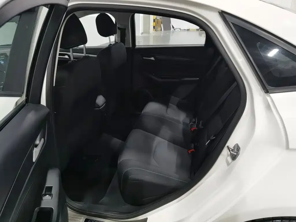 Ford Ford Escort 2021 1.5L Automatic Gold Edition — Фото автомобиля 15
