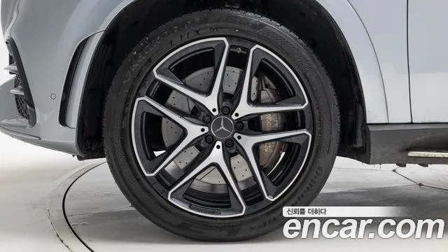 Mercedes-Benz GLE-Class — Фото автомобиля 5